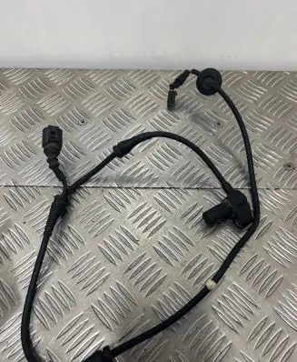 Audi A4 S4 B7 8E 8H ABS brake wheel speed sensor 8E0927803B 62031075