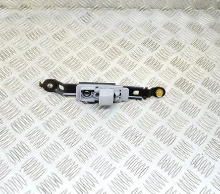 Honda Odyssey Seat belt height adjuster 