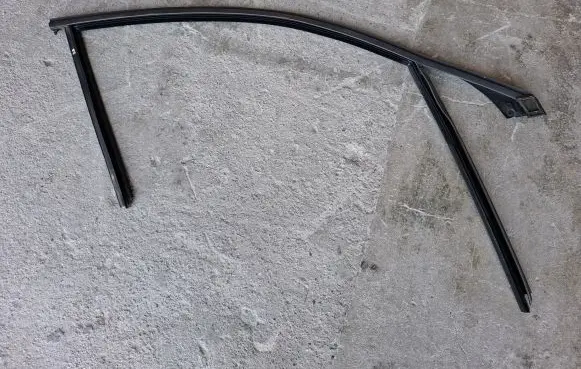 Front door glass trim molding