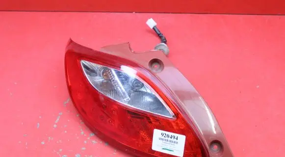 Mazda 2 Rear/tail lights D65151160