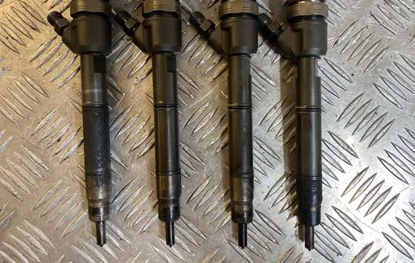Hyundai i40 Fuel injectors set 338002A800 0445110411