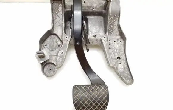 Volkswagen Touareg I Brake pedal 7L0723031H 7L0723117