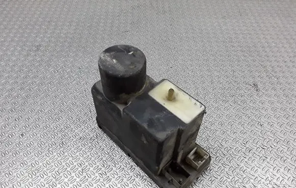Audi A6 S6 C4 4A Central locking vacuum pump 4A0862257C