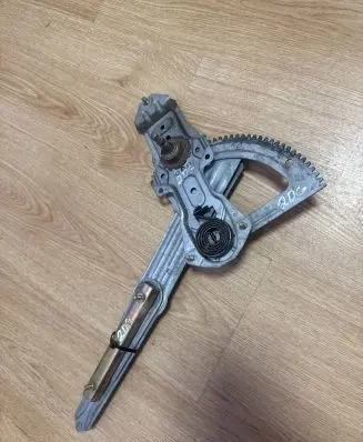 Peugeot 205 Front door manual window regulator 