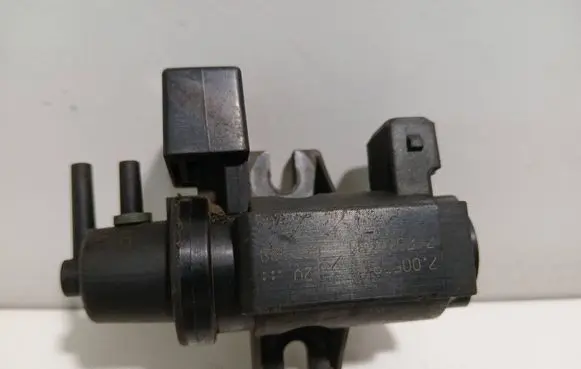 BMW 3 E90 E91 Turbo solenoid valve 70057900 06T328 7796634