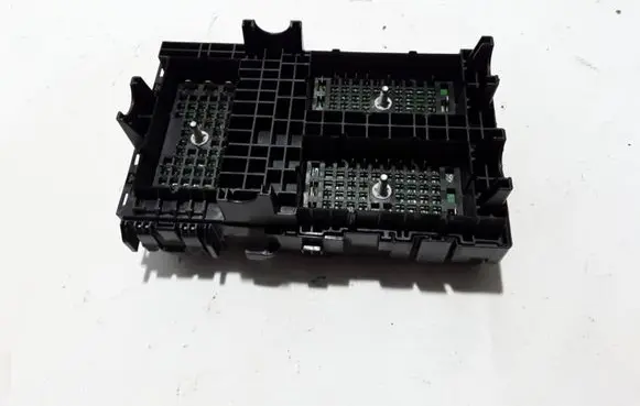 Chrysler Pacifica Fuse module 68234333AD