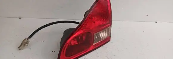 Toyota Avensis Verso Tailgate rear/tail lights