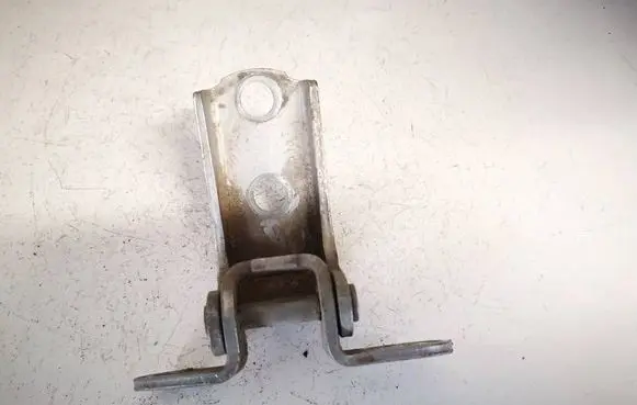Toyota Avensis T250 Rear door lower hinge