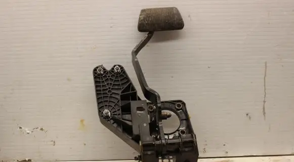 Chrysler Town u0026 Country V Brake pedal P04721922AF