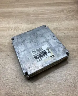 Toyota Corolla E120 E130 Engine control unit/module ECU 8966602320 MB1758006372