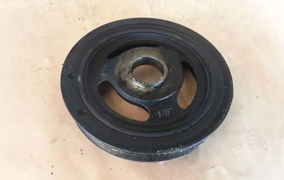 Peugeot 308 Crankshaft pulley 9654961080J