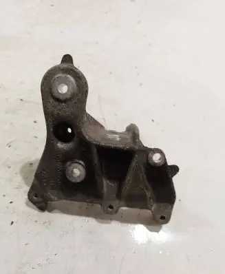 Volvo V70 Engine mounting bracket 9648584680