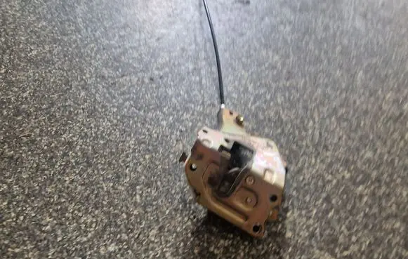 Toyota Previa (XR30, XR40) II Sliding door lock 