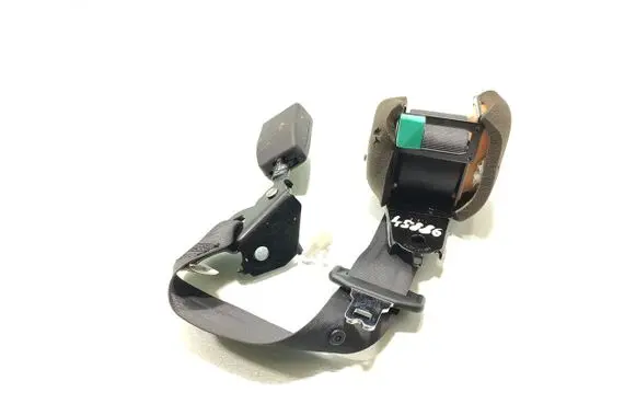 Middle seatbelt (rear)