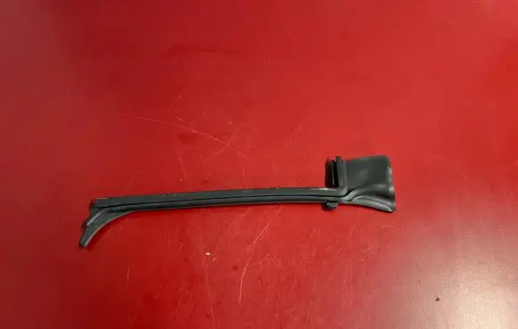 BMW iX Rubber seal rear door window/glass 8491333