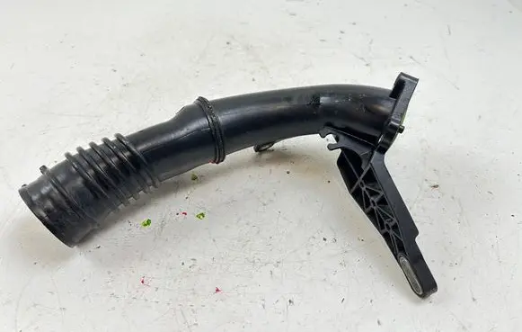 Volvo V60 Intercooler hose/pipe AV6Q9351AD