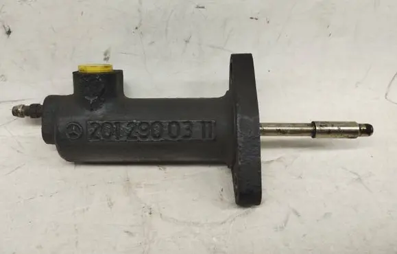 Mercedes-Benz 190 W201 Clutch slave cylinder 2012900311 A2012900311