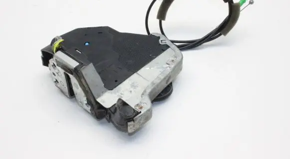 Toyota Avensis T270 Coupe door lock (next to the handle) 