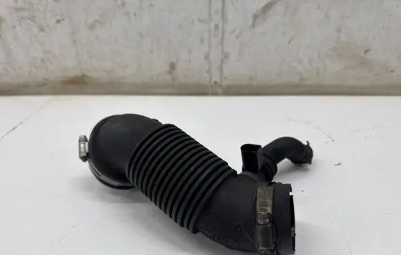 Jeep Cherokee Air intake hose/pipe 68191820AE 66180