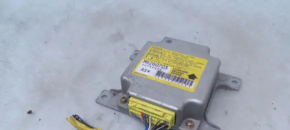 Mitsubishi Colt Airbag control unit/module MR260703