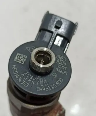 Renault Megane IV Fuel injector 8201636333