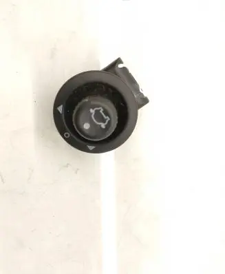 Wing mirror switch