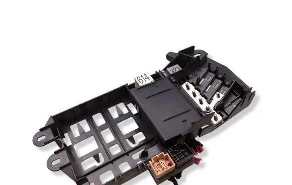 Audi A6 S6 C6 4F Fuse module 373