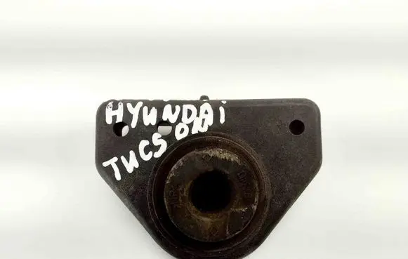 Hyundai Tucson TL Radiator support slam panel bracket 