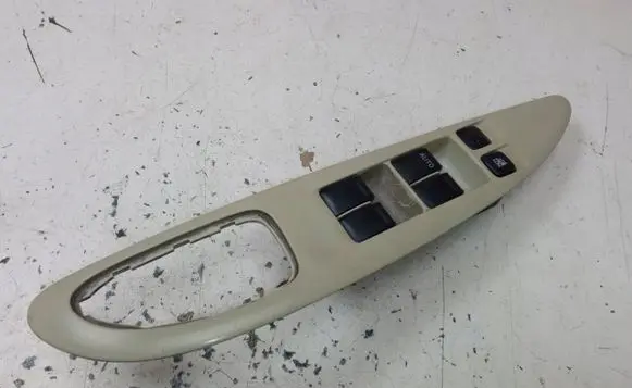 Nissan Primera Quarter vent window switch 