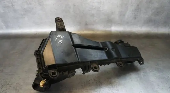 Infiniti FX Air filter box 1DR1A