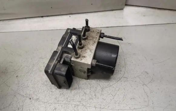 Skoda Fabia Mk1 (6Y) ABS Pump 6Q0907379AG 0265231715
