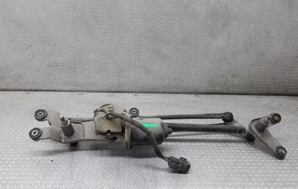 KIA Sorento Front wiper linkage and motor 981003E100