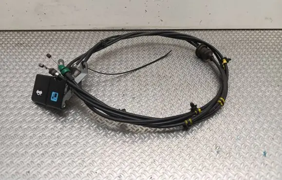 Engine bonnet (hood) release handle