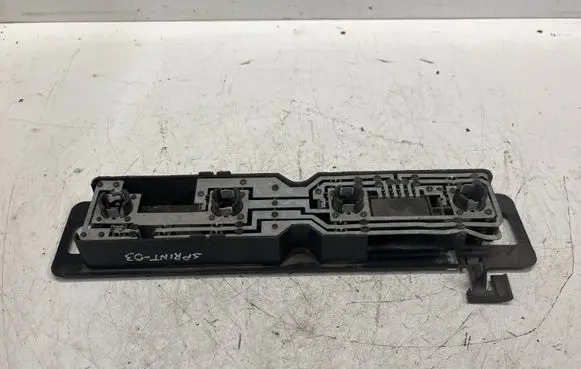 Mercedes-Benz Sprinter W901 W902 W903 W904 Tail light bulb cover holder