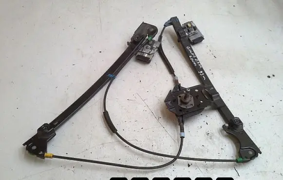 Volkswagen Golf III Front door window regulator with motor 1H0837402BR