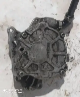 Volkswagen PASSAT B7 Vacuum pump 03L145100F