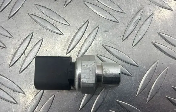 Seat Ateca Air conditioning (A/C) pressure sensor 5Q0959126A