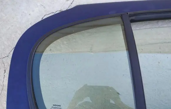 Nissan Almera N16 Rear vent window glass 