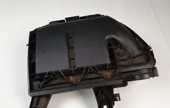 Peugeot 2008 I Air filter box 9673061080
