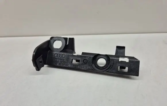 Audi A8 S8 D4 4H Fender mounting bracket 4H0853913C