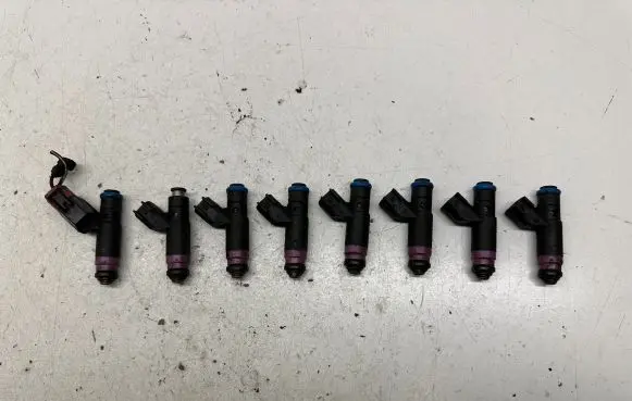 Dodge RAM Fuel injectors set 53032713AA