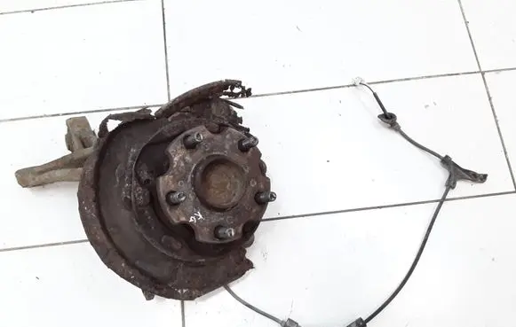 Toyota Avensis T250 Rear wheel hub spindle/knuckle 