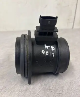 Volvo V70 Mass air flow meter 0281002730 1368036