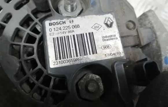 Renault Twingo II Generator/alternator 231003659R 0124225068 E214V86A