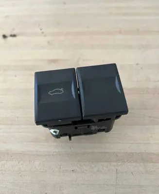 Ford Mondeo Mk III Tailgate opening switch 3S7T19B514AC E337T 02122004