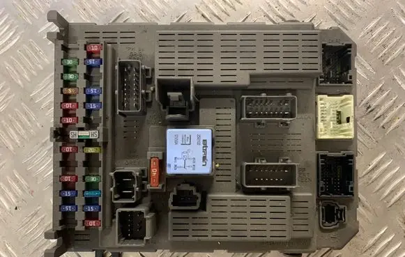 Citroen C5 Fuse box set 9644460280