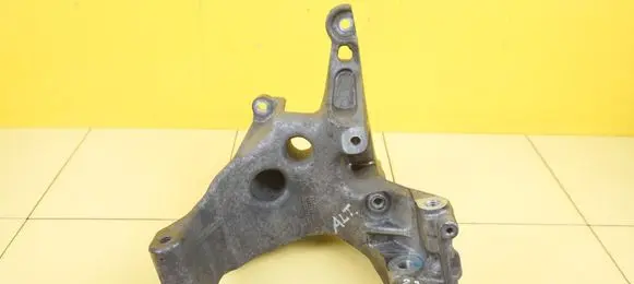 Alfa Romeo Giulietta Engine mounting bracket 55218032 940A1000