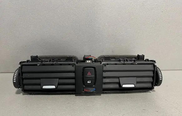 BMW 3 GT F34 Dash center air vent grill 9218552 508835