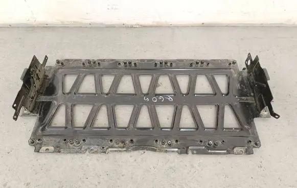 Polestar 2 Hybrid/electric vehicle battery bracket 32402246