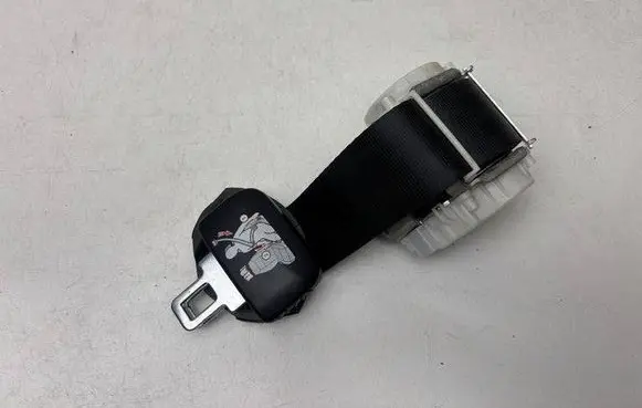 Volkswagen Touran II Rear seatbelt 1T0857811C